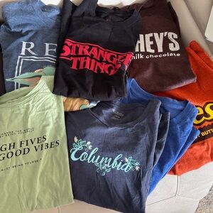 11 piece Girls’ Medium T-Shirt Bundles 11 short sleeve T-shirts